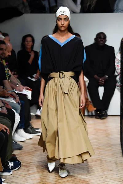 Look 25
